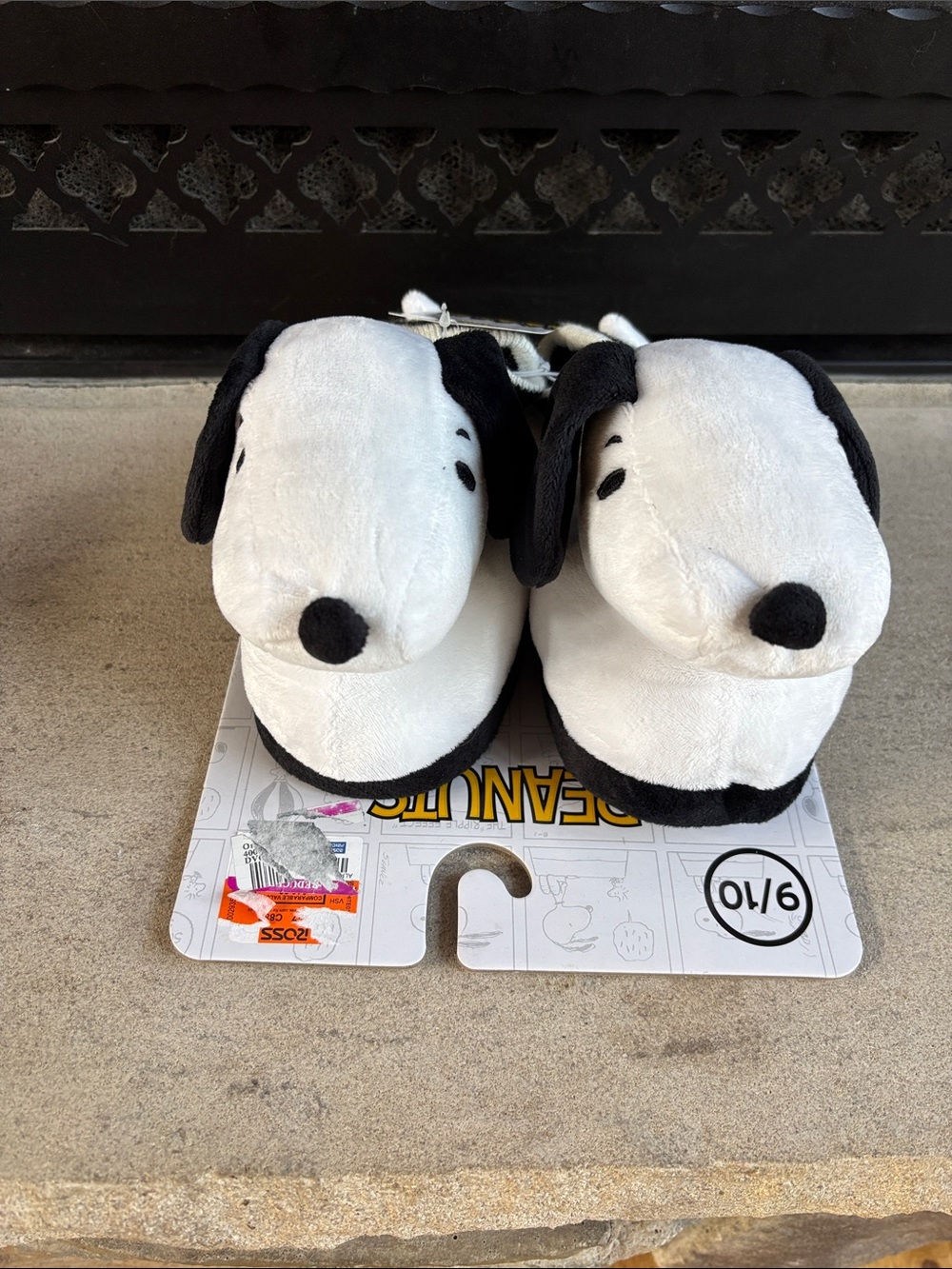 NWT Snoopy Peanuts Plush Slippers Child 9/10 Super Comfy